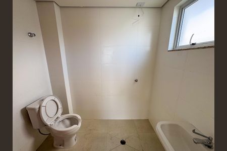 Apartamento à venda com 116m², 2 quartos e 2 vagas Apartamento à venda com 116m², 2 quartos e 2 vagasBanheiro da Suíte