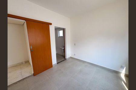 Apartamento à venda com 116m², 2 quartos e 2 vagas Apartamento à venda com 116m², 2 quartos e 2 vagasSuíte