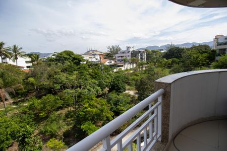 Apartamento à venda com 114m², 3 quartos e 3 vagas Apartamento à venda com 114m², 3 quartos e 3 vagasVaranda