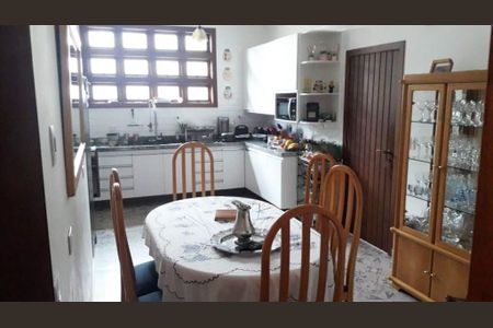Casa à venda com 431m², 5 quartos e 6 vagas