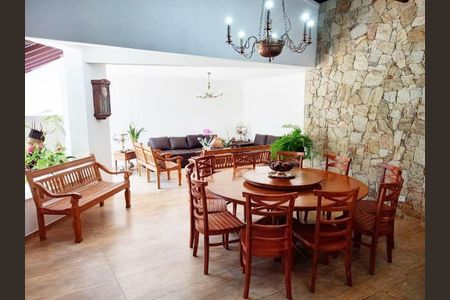 Casa à venda com 431m², 5 quartos e 6 vagas