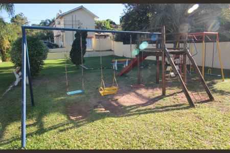 Casa de condomínio à venda com 118m², 2 quartos e 4 vagasÁrea comum - Playground