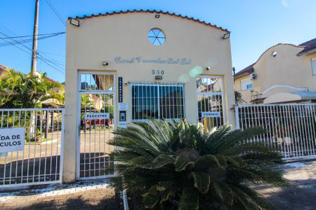 Casa de condomínio à venda com 118m², 2 quartos e 4 vagasFachada e portaria