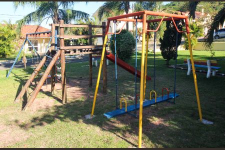 Casa de condomínio à venda com 118m², 2 quartos e 4 vagasÁrea comum - Playground