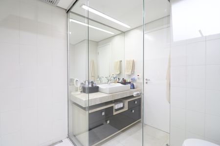 Apartamento à venda com 142m², 3 quartos e 2 vagasBanheiro da Suíte 2