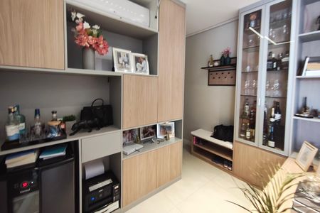 Apartamento à venda com 75m², 2 quartos e 2 vagasEscritório