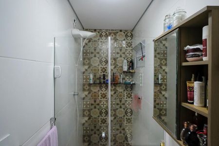 Casa à venda com 124m², 4 quartos e 2 vagasBanheiro da suíte