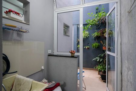 Casa à venda com 124m², 4 quartos e 2 vagasÁrea de serviço 1