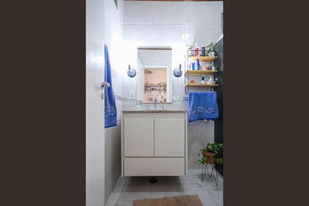 Casa à venda com 124m², 4 quartos e 2 vagasBanheiro 1