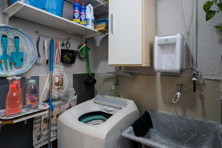 Casa à venda com 124m², 4 quartos e 2 vagasÁrea de serviço 2