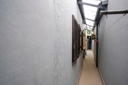 Casa à venda com 124m², 4 quartos e 2 vagasCorredor