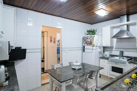 Casa à venda com 124m², 4 quartos e 2 vagasCozinha 1