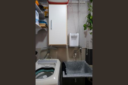 Casa à venda com 124m², 4 quartos e 2 vagasÁrea de serviço 2