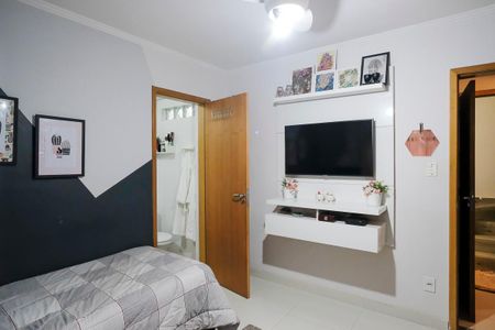 Casa à venda com 124m², 4 quartos e 2 vagasSuíte