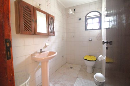 Casa à venda com 190m², 3 quartos e 2 vagasBanheiro