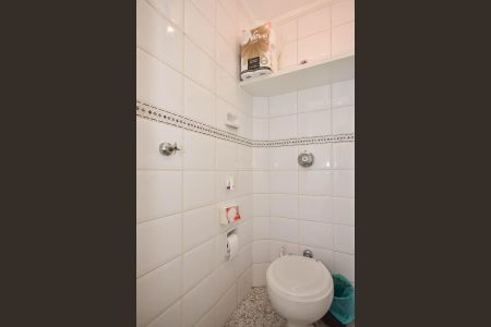 Apartamento à venda com 64m², 3 quartos e 2 vagas Apartamento à venda com 64m², 3 quartos e 2 vagasBanheiro de Serviço