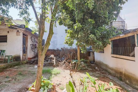 Casa à venda com 100m², 4 quartos e 2 vagas Casa à venda com 100m², 4 quartos e 2 vagasQuintal