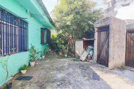 Casa à venda com 100m², 4 quartos e 2 vagas Casa à venda com 100m², 4 quartos e 2 vagasQuintal