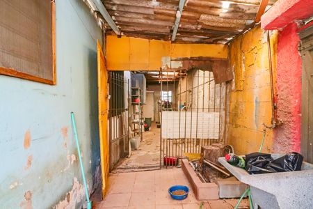 Casa à venda com 100m², 4 quartos e 2 vagas Casa à venda com 100m², 4 quartos e 2 vagasQuintal