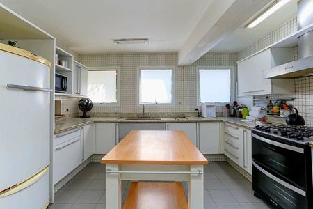 Casa à venda com 878m², 4 quartos e 8 vagas Casa à venda com 878m², 4 quartos e 8 vagasFoto 26