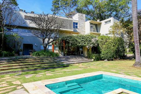 Casa à venda com 878m², 4 quartos e 8 vagas Casa à venda com 878m², 4 quartos e 8 vagasFoto 29