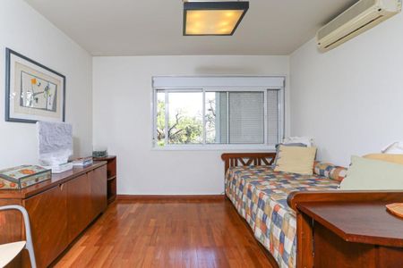 Casa à venda com 878m², 4 quartos e 8 vagas Casa à venda com 878m², 4 quartos e 8 vagasFoto 23