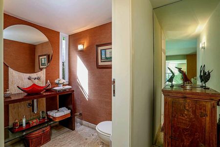 Casa à venda com 878m², 4 quartos e 8 vagas Casa à venda com 878m², 4 quartos e 8 vagasFoto 08