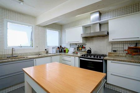 Casa à venda com 878m², 4 quartos e 8 vagas Casa à venda com 878m², 4 quartos e 8 vagasFoto 25