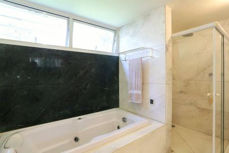 Casa à venda com 878m², 4 quartos e 8 vagas Casa à venda com 878m², 4 quartos e 8 vagasFoto 55