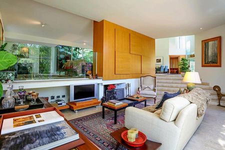 Casa à venda com 878m², 4 quartos e 8 vagas Casa à venda com 878m², 4 quartos e 8 vagasFoto 17