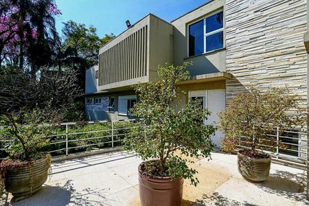 Casa à venda com 878m², 4 quartos e 8 vagas Casa à venda com 878m², 4 quartos e 8 vagasFoto 47