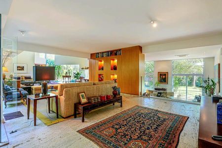 Casa à venda com 878m², 4 quartos e 8 vagas Casa à venda com 878m², 4 quartos e 8 vagasFoto 07