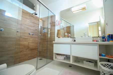 Casa à venda com 120m², 3 quartos e 1 vaga Casa à venda com 120m², 3 quartos e 1 vagaBanheiro da Suíte