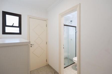 Apartamento à venda com 490m², 4 quartos e 5 vagas Apartamento à venda com 490m², 4 quartos e 5 vagasQuarto de serviço