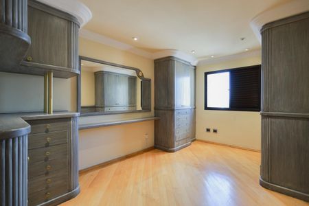 Apartamento à venda com 490m², 4 quartos e 5 vagas Apartamento à venda com 490m², 4 quartos e 5 vagasSuíte 3