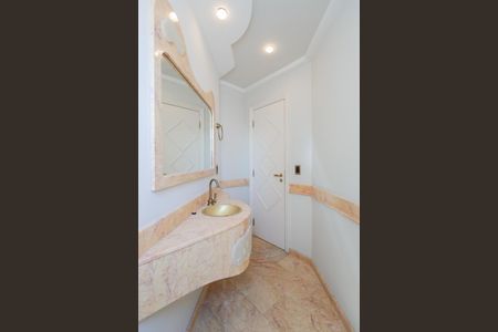 Apartamento à venda com 490m², 4 quartos e 5 vagas Apartamento à venda com 490m², 4 quartos e 5 vagasLavabo 1