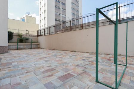 Apartamento à venda com 490m², 4 quartos e 5 vagas Apartamento à venda com 490m², 4 quartos e 5 vagasÁrea comum - Quadra esportiva
