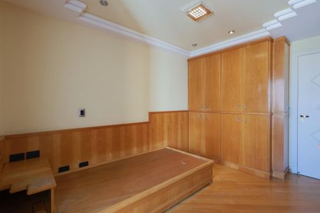Apartamento à venda com 490m², 4 quartos e 5 vagas Apartamento à venda com 490m², 4 quartos e 5 vagasSuíte 4