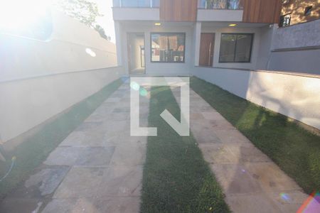 Casa de condomínio à venda com 167m², 4 quartos e 2 vagas Casa de condomínio à venda com 167m², 4 quartos e 2 vagasGaragem