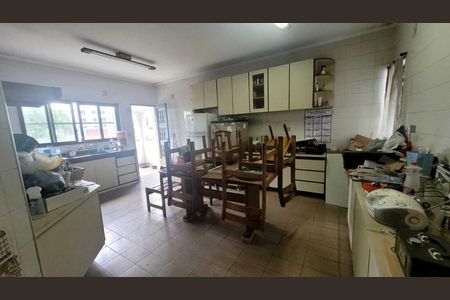 Casa à venda com 392m², 3 quartos e 4 vagas