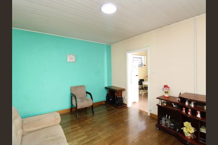 Casa à venda com 93m², 2 quartos e 2 vagasSala