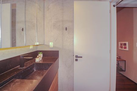 Apartamento à venda com 133m², 1 quarto e 1 vaga Apartamento à venda com 133m², 1 quarto e 1 vagaBanheiro da Suíte