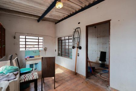 Casa à venda com 275m², 2 quartos e 2 vagas Casa à venda com 275m², 2 quartos e 2 vagasÁrea de serviço