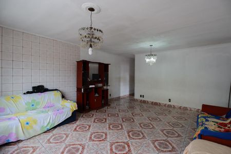 Casa à venda com 275m², 2 quartos e 2 vagas Casa à venda com 275m², 2 quartos e 2 vagasSala