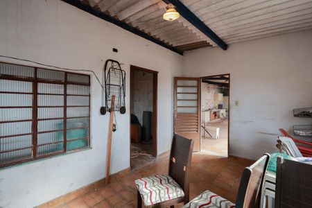 Casa à venda com 275m², 2 quartos e 2 vagas Casa à venda com 275m², 2 quartos e 2 vagasÁrea de serviço