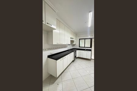 Apartamento à venda com 105m², 3 quartos e 2 vagas Apartamento à venda com 105m², 3 quartos e 2 vagasCozinha