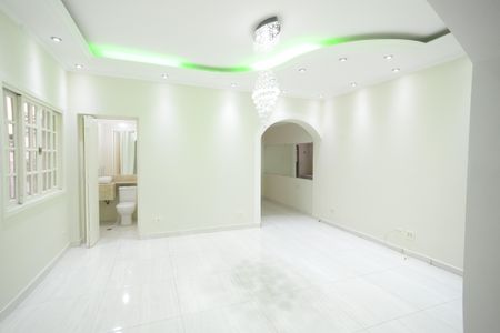 Casa à venda com 350m², 5 quartos e 5 vagasSala