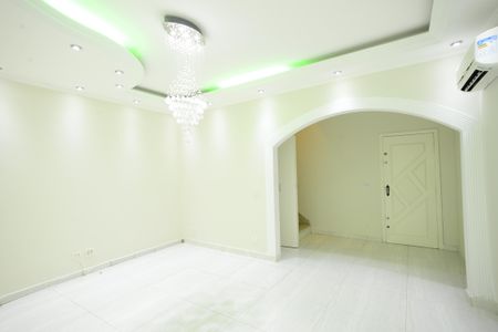 Casa à venda com 350m², 5 quartos e 5 vagasSala