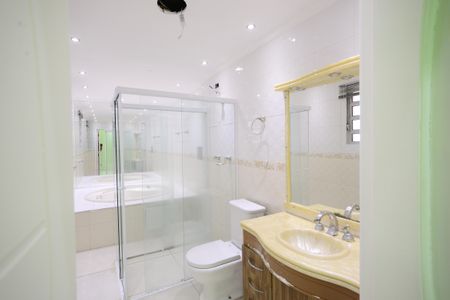 Casa à venda com 350m², 5 quartos e 5 vagasSuíte 1