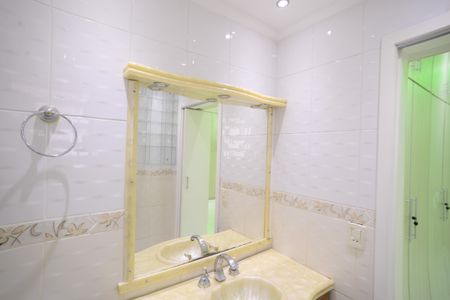 Casa à venda com 350m², 5 quartos e 5 vagasBanheiro da Suíte 1